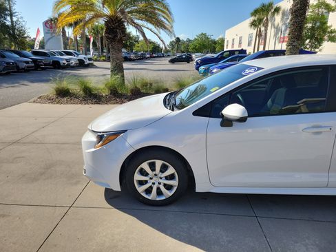 Certified 2024 Toyota Corolla LE FWD image 2