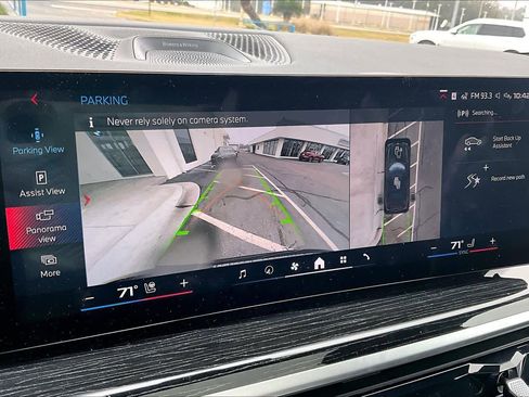 Used 2025 BMW X7 M60i image 29