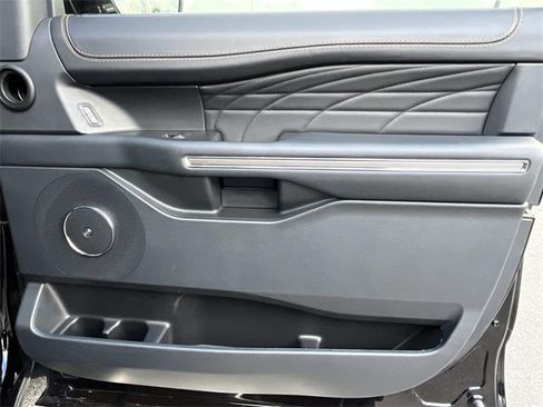 Certified 2023 Ford Expedition Platinum image 24