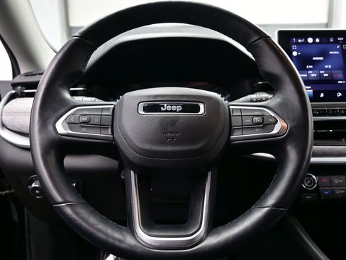 Used 2022 Jeep Compass Latitude image 23