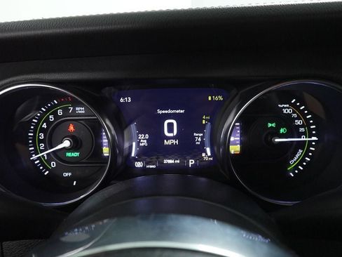Used 2022 Jeep Wrangler Unlimited Sahara w/ Cold Weather Group AWD/4WD image 18