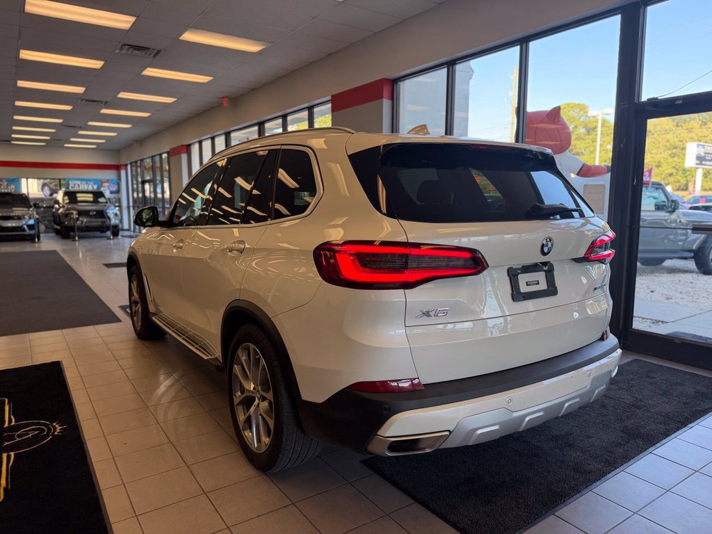 Used 2019 BMW X5 xDrive40i w/ Convenience Package AWD/4WD image 4