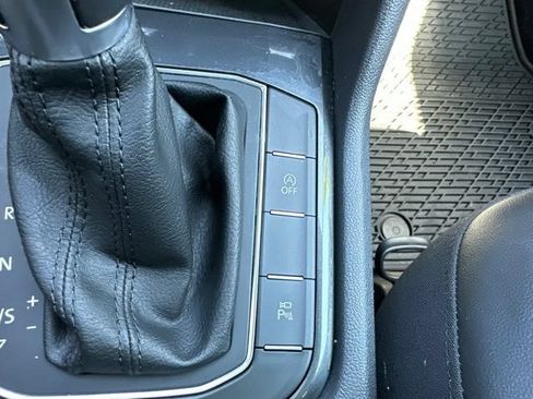 Used 2018 Volkswagen Tiguan SEL Premium AWD/4WD image 47