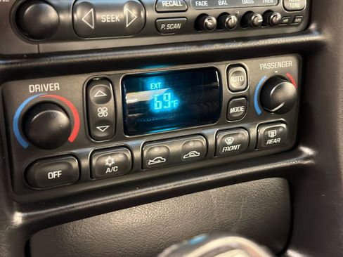 Used 2004 Chevrolet Corvette Z06 w/ Z06 Preferred Equipment Group image 23