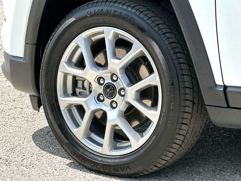 Used 2025 Jeep Compass Limited AWD/4WD image 11