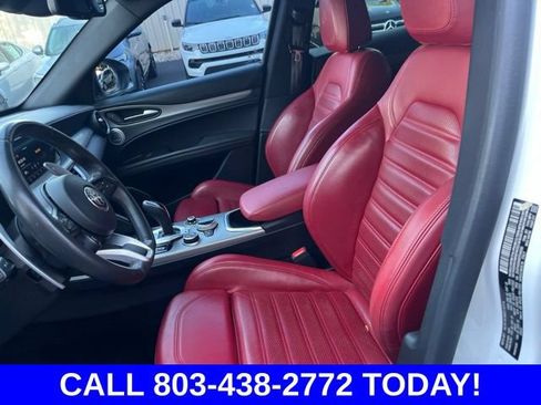 Used 2022 Alfa Romeo Stelvio Veloce AWD/4WD image 8