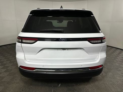 Used 2023 Jeep Grand Cherokee 4WD 4xe image 4