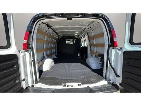 Used 2024 GMC Savana 2500 w/ Driver Convenience Package RWD image 32