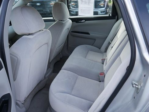 Used 2009 Chevrolet Impala LT image 19