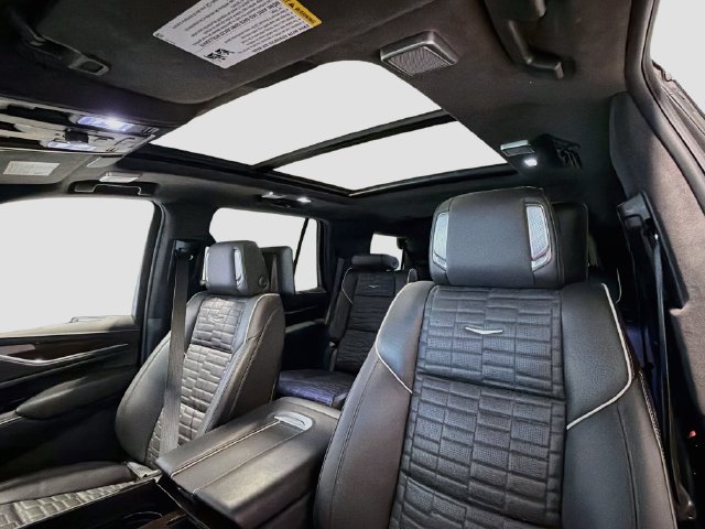 Used 2024 Cadillac Escalade Sport Platinum w/ LPO, ONYX Package AWD/4WD image 18