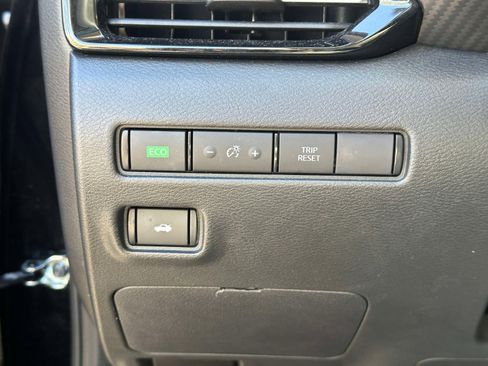 Used 2024 Nissan Sentra SR w/ SR Premium Package FWD image 19