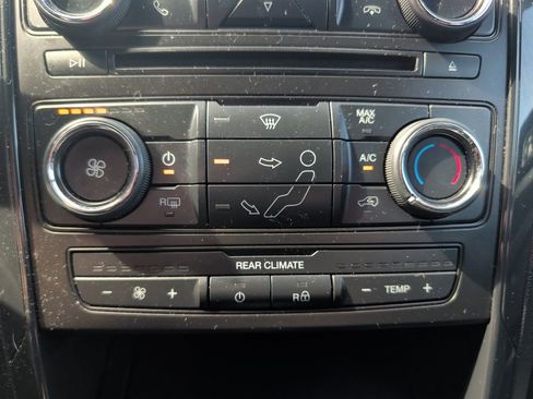 Used 2017 Ford Explorer XLT image 15