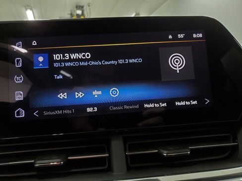 Used 2025 Chevrolet Trax LT w/ LT Convenience Package FWD image 16