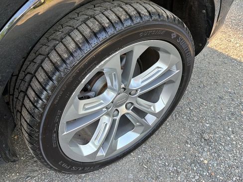 Used 2018 Audi Q3 2.0T Premium Plus w/ Premium Plus Package AWD/4WD image 31