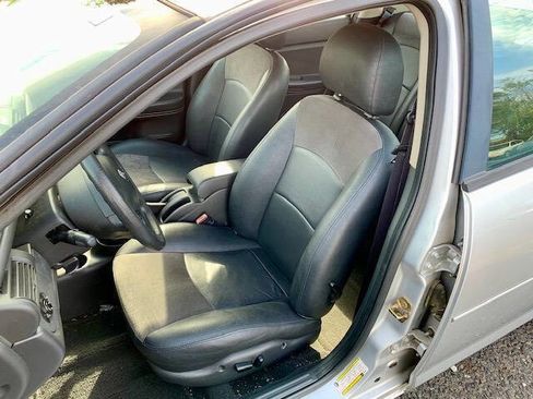 Used 2005 Dodge Stratus SXT w/ Leather Value Pkg image 19