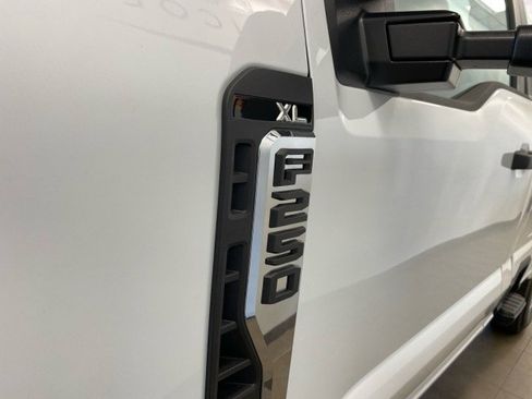 New 2026 Ford F250 XL w/ XL Chrome Package image 8