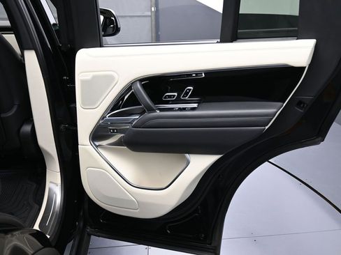 Used 2023 Land Rover Range Rover Autobiography image 31
