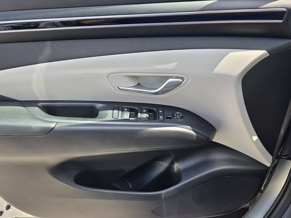 Certified 2023 Hyundai Tucson SEL w/ Convenience Package FWD image 23