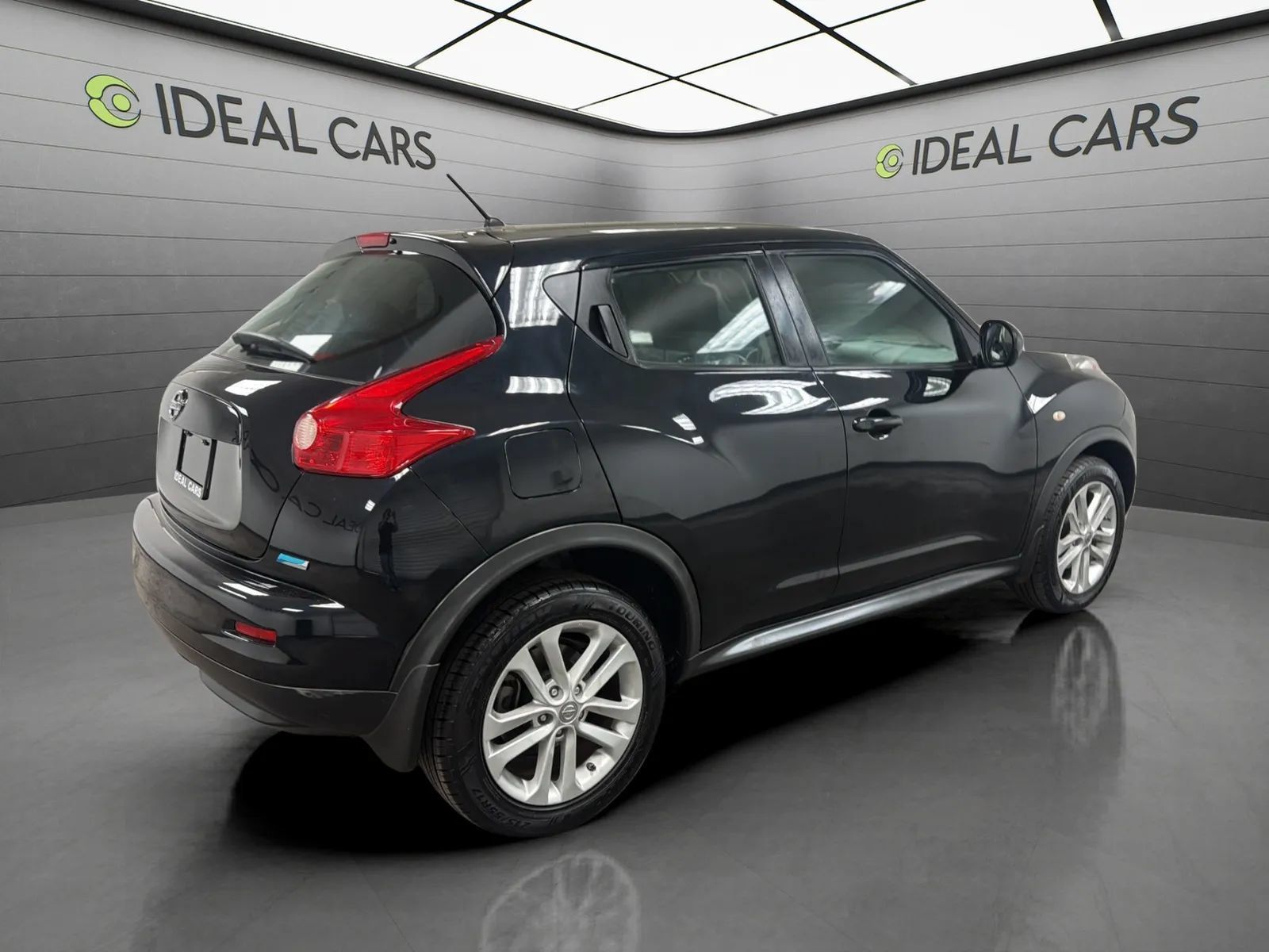 Used 2013 Nissan Juke S FWD image 5
