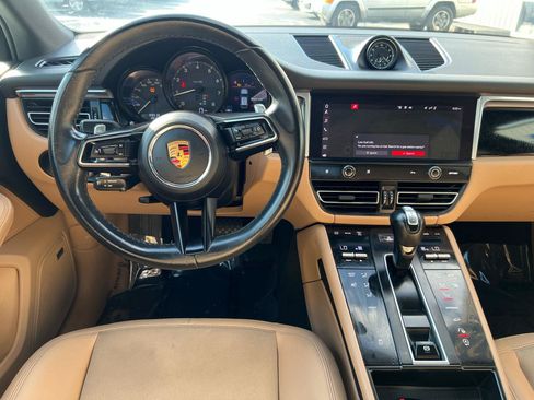 Used 2022 Porsche Macan AWD/4WD image 18