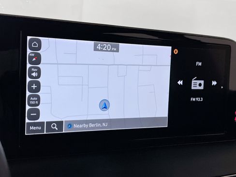 Used 2023 Hyundai Palisade Limited w/ Winter Package image 13