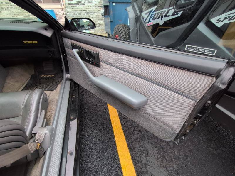 Used 1991 Chevrolet Camaro Z28 RWD image 10