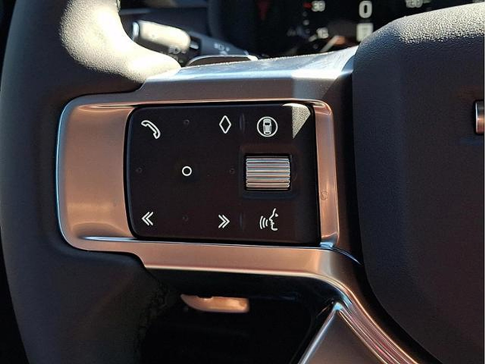 Used 2025 Land Rover Discovery S AWD/4WD image 26