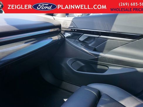 Used 2024 BMW 530i xDrive w/ Premium Package AWD/4WD image 35