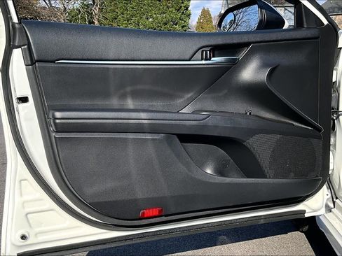 Certified 2021 Toyota Camry SE image 20