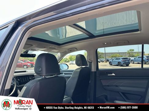 Certified 2023 Volkswagen Atlas SE w/ Panoramic Sunroof Package AWD/4WD image 17