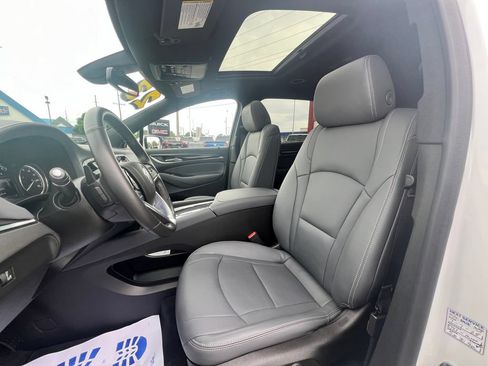 Used 2023 Buick Enclave Essence w/ Experience Buick Package FWD image 18