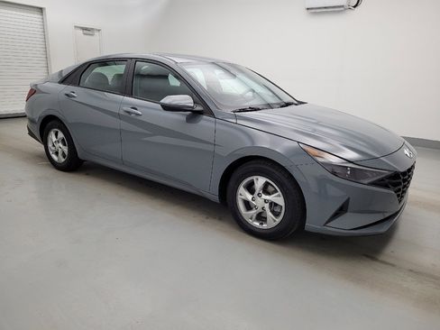 Used 2023 Hyundai Elantra SE w/ Cargo Package image 11