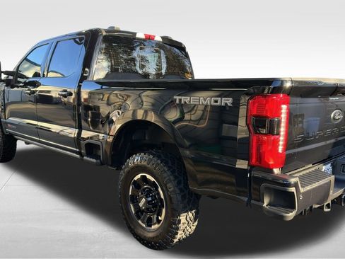 Used 2026 Ford F250 Lariat w/ Tremor Off-Road Package image 8