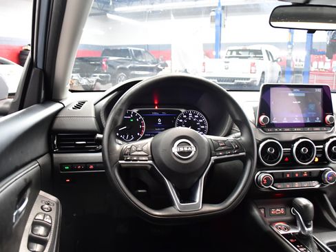 Used 2024 Nissan Sentra SV FWD image 8