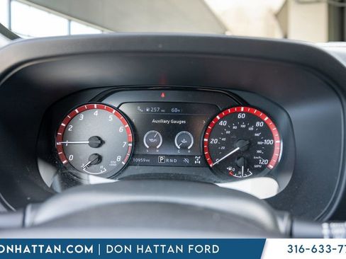 Used 2025 Nissan Frontier PRO-4X AWD/4WD image 7