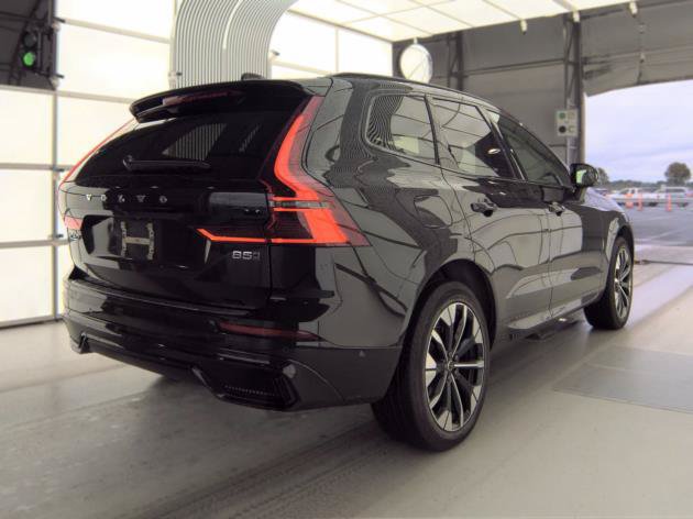 Used 2026 Volvo XC60 B5 Plus AWD/4WD image 4