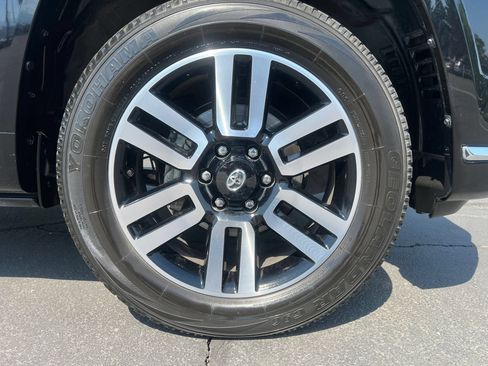 Used 2023 Toyota 4Runner Limited AWD/4WD image 31