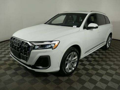 Used 2025 Audi Q7 3.0T Premium Plus AWD/4WD image 7