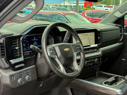 Used 2025 Chevrolet Silverado 3500 LTZ w/ LTZ Convenience Package AWD/4WD image 26