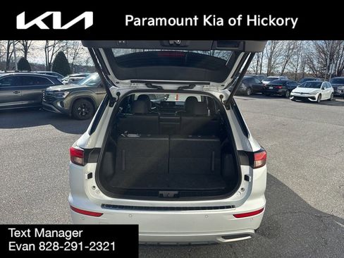 Used 2023 Mitsubishi Outlander SE image 10