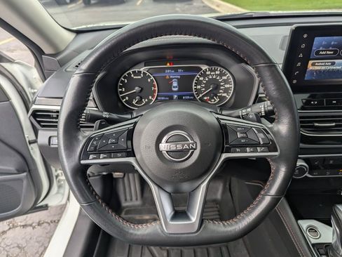 Used 2023 Nissan Altima 2.5 SR w/ SR Premium Package image 37