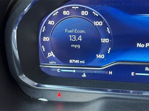 Used 2024 Chevrolet Suburban LT image 39