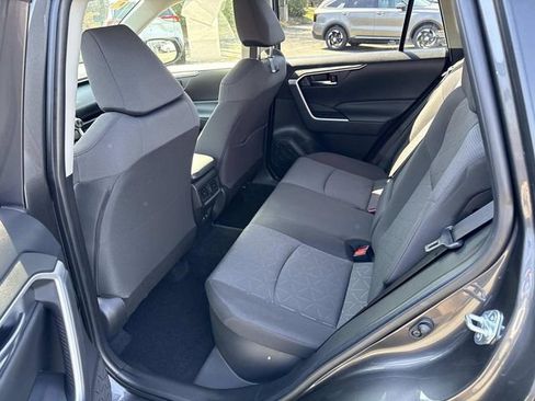 Used 2020 Toyota RAV4 XLE w/ Convenience Package image 17