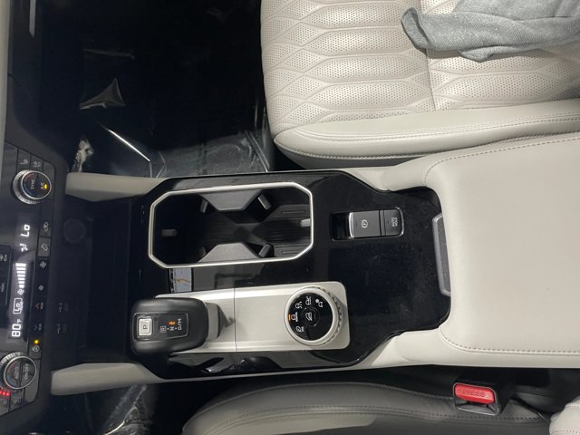 Used 2025 Mitsubishi Outlander SEL FWD image 12