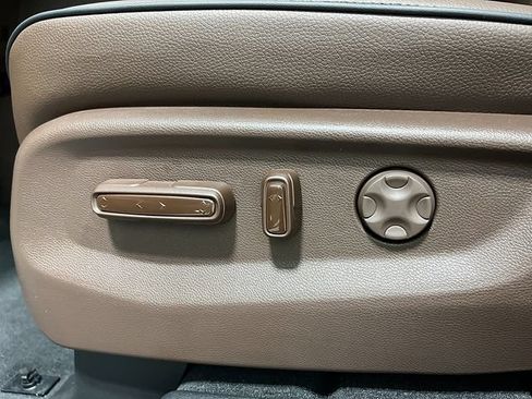 New 2026 Honda Odyssey Touring image 9