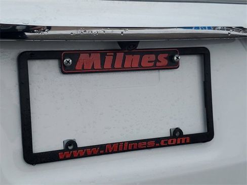 Certified 2024 GMC Terrain SLE image 9