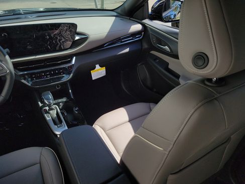 New 2026 Buick Envista Avenir FWD image 16