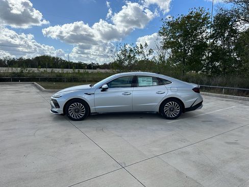 New 2026 Hyundai Sonata Limited image 8