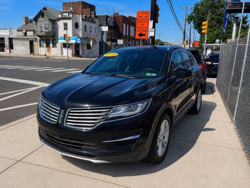 Used 2018 Lincoln MKC Premiere AWD/4WD image 2