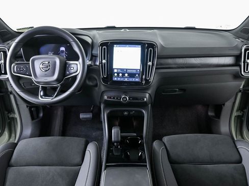 Certified 2023 Volvo C40 P8 Recharge Ultimate w/ Protection Package Premier AWD/4WD image 18